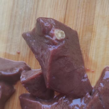 Özkuruşlar Market’te Satılan Karaciğerdeki Sarı Yağ Bezeleri Sağlık Riskine Yol Açıyor