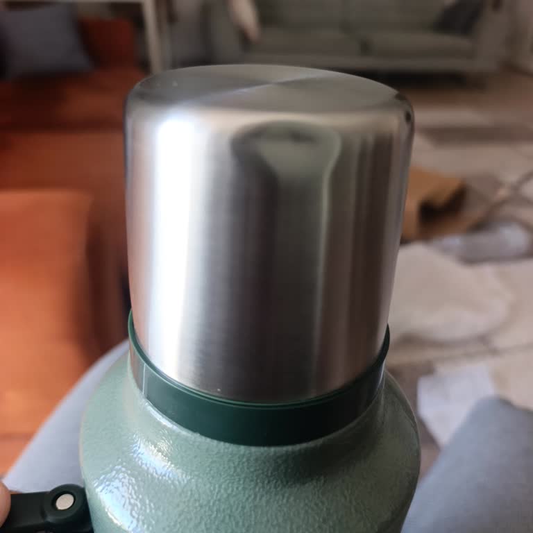 Bükülmüş Metal Kapaklı Stanley Termos Hasarlı Geldi