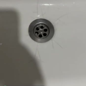 Creavit Lavaboda İnce Kılcal Çatlaklar Oluştu!