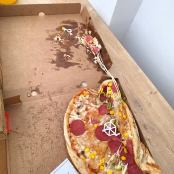 Dağılmış Ve Yenemez Pizza İçin 599 TL İade Talebi