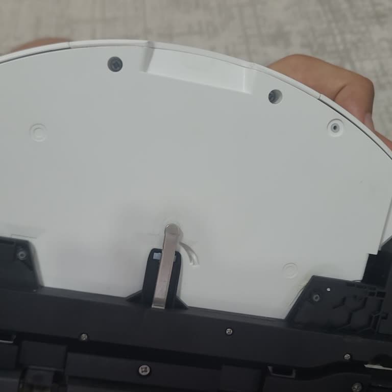 Saros 10 Robot Süpürge Paspas Haznesi Eksik