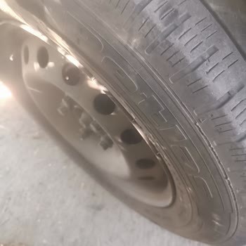 Petlas Lastiğinde Tel Çıkması Ve Güvenlik Endişesi