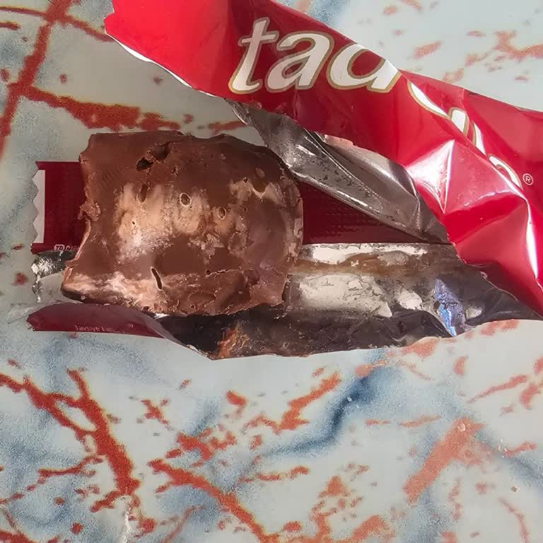 Çocukların Tükettikleri Çikolatada Küflenme Ve Renk Değişikliği Gıda Güvenliği Sorunu