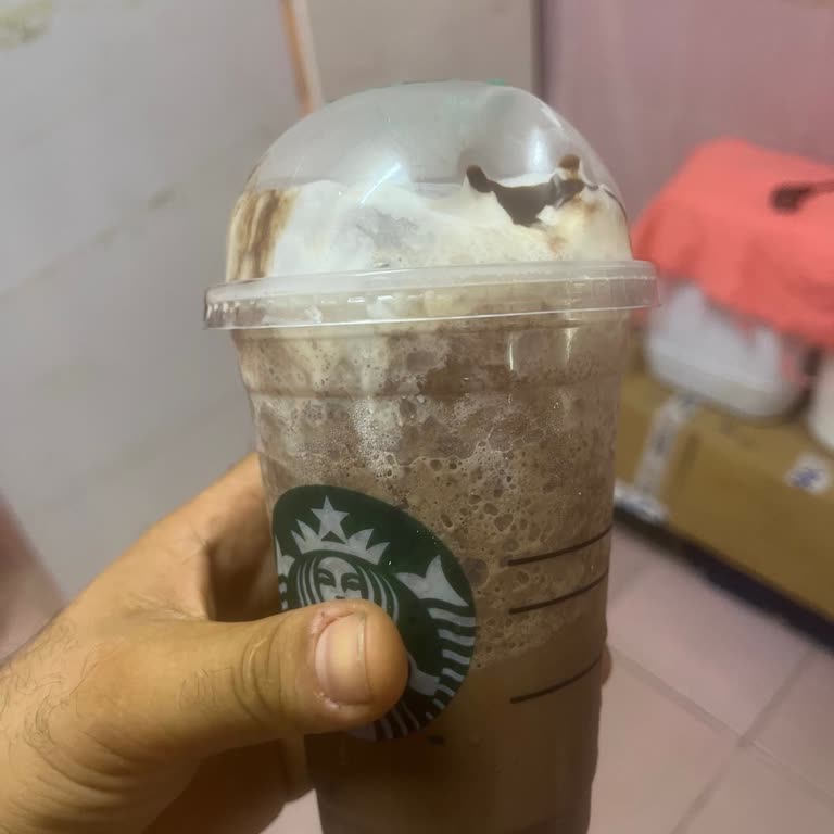 Yemeksepeti'nde Buzlu Starbucks Kahvesi Pipetsiz, Kullanılamaz; 100 TL Kupon Teklifi Yetmedi