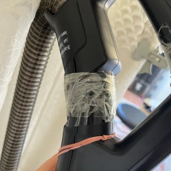 Freelander RC7081 Süpürge Hortumunun Kumandalı Parçası Çatladı Ve Garanti Kapsamında Değişim Talebi