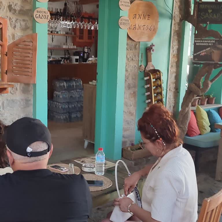 Strabon Butik Otel Cafe’de Çocuklara Karşı Saygısız Davranış