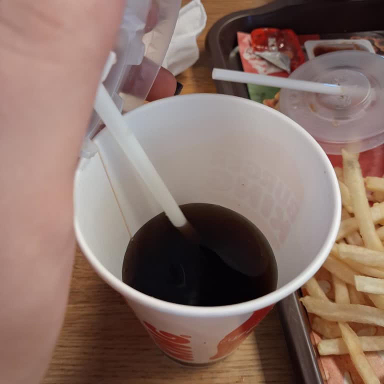 Burger King Atakule Şubesinde Kola Servisinde Buz Kullanımından Tat Bozukluğu