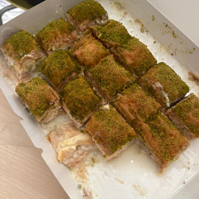 Ekşi Ve Bayat Baklava İçin İade Talebi
