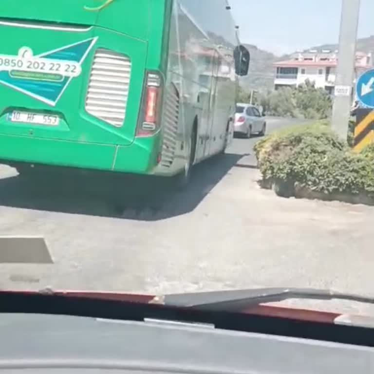 Tek Kişilik Koltukta Oturmama Ve Hostun Kaba Davranışı