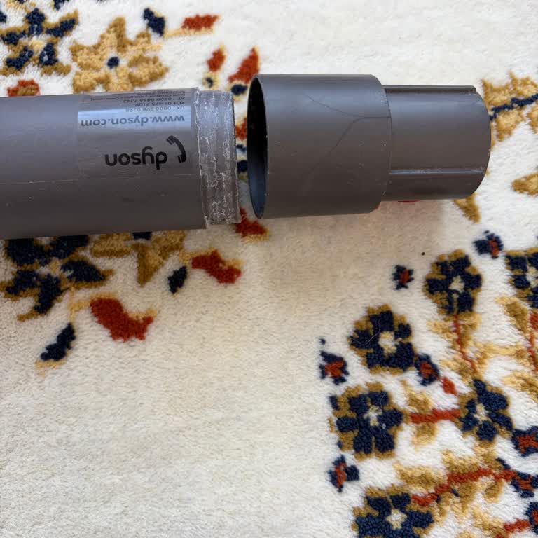 Dyson Süpürge Borusu Kırıldı, Ücretsiz Ve Hızlı Değişim Talep Ediyorum