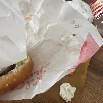 Yabancı Madde İçeren Burger Ve Eksik Patates İçin İade Talebi