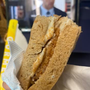 Migros Şubesinde Son Tüketim Tarihi Geçmemiş Sandviçte Küf