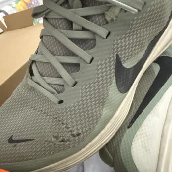 Nike Revolution 8 Ayakkabısında Üretim Hatası: Üst Filesinde Yırtık Ve Değişim Talebi