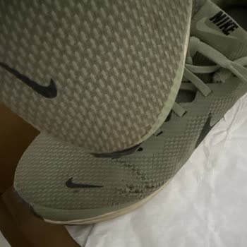 Nike Revolution 8 Ayakkabısında Üretim Hatası: Üst Filesinde Yırtık Ve Değişim Talebi