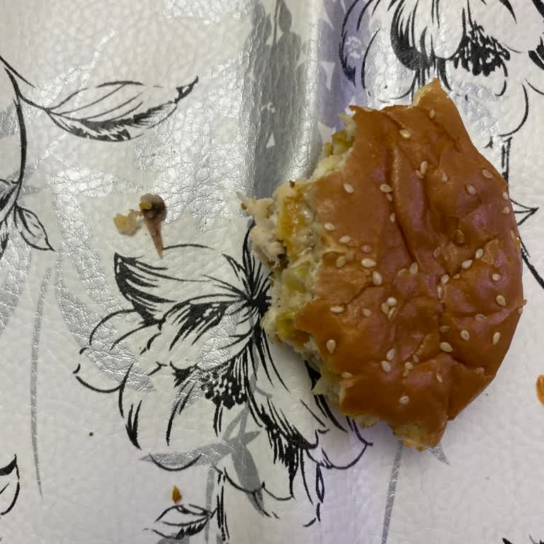 Burger King Şubesinde Tavuk Burgerde Kemik Çıktı Gıda Güvenliği Endişesi
