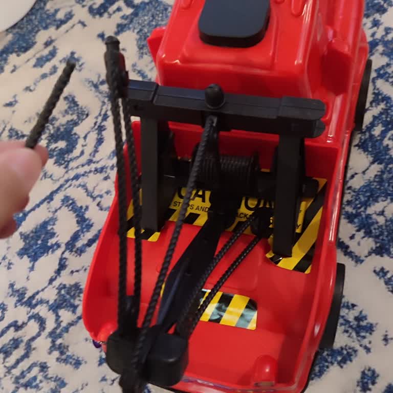 Kırık Oyuncak Ve Personelin Suçlayıcı Yaklaşımı A101 Şubesinde