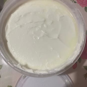 Son Kullanma Tarihi Yakın Olmasına Rağmen Yoğurdun Kıvamı Bozuk Ve İade Talebi