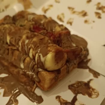 Mersin Palmiye Şubesinde Çikolatasız Waffle Deneyimi