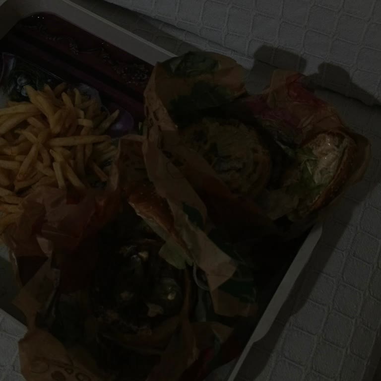 Burger King Pozcu Şubesinde Tavuk Menü Yanlış Gönderildi Ve İade Talebim Cevapsız