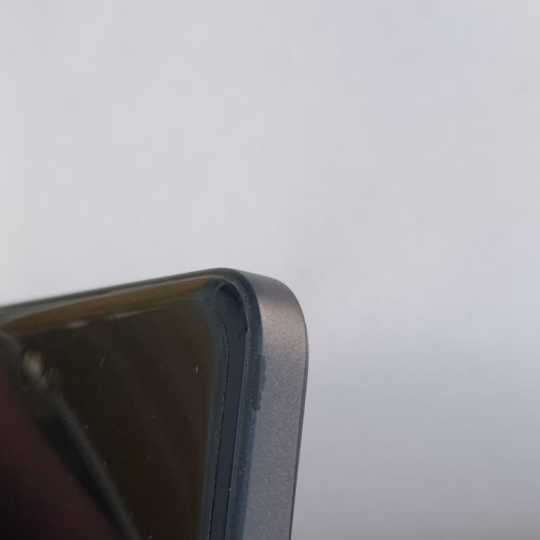 Kısa Sürede Renk Solması Ve Boya Dökülmesi Yaşayan Xiaomi Telefonun Garanti Reddi