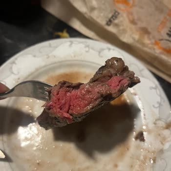 Çiğ Antrikot Teslimatı Ve Restoranın İlgisiz Yaklaşımı