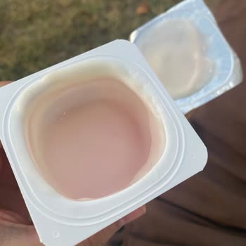 Yoğurt Yarı Dolu Çıktı Tam Doldurulmasını Talep Ediyorum