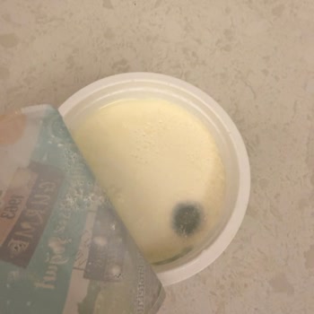 Müşterinin Son Kullanma Tarihi Geçmemiş Yoğurtta Küf Tespiti