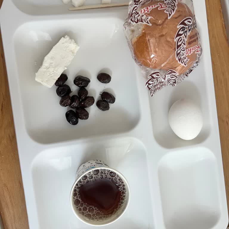 Balıkesir Üniversitesi Hastanesi Refakatçilere Ve Hastalara Yetersiz Ve Pahalı Yemek
