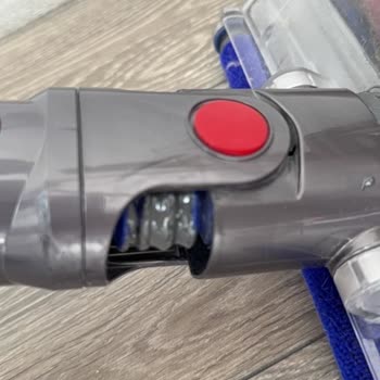 Dyson V11 Süpürgenin Boru Ve Batarya Arızaları Garanti Dışı Bırakıldı