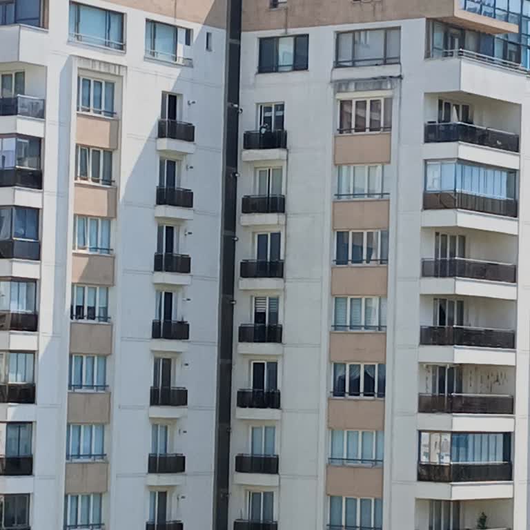 Dış Cephe Boyası İçin Toplanan Ücret Kullanılmadı Ve Su Sızıntıları Giderilmiyor
