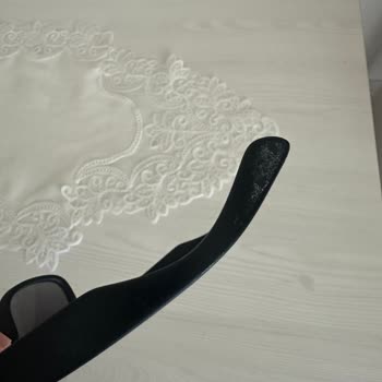 Rayban Gözlüğünün Sapındaki Soyulma Garanti Kapsamına Alınmalı