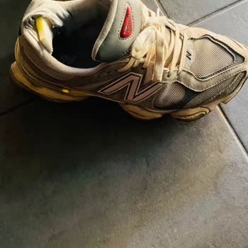 SuperStep Mağazasından New Balance Ayakkabısının Kısa Sürede Aşınması Ve İade Talebi