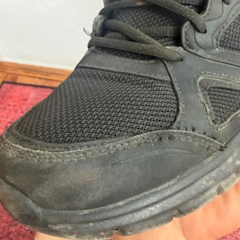 Skechers Mağazasında Satın Alınan Ayakkabının Dikiş Açılmaları Üretim Kusuru Olarak Reddedildi