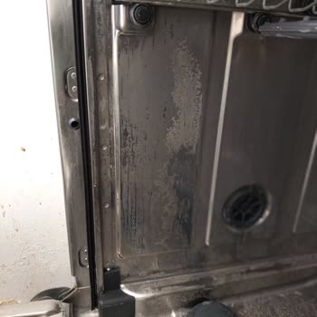 Hoover Bulaşık Makinesi Tuzlu Ve Beyaz Lekeli Yıkama Sorunu, Değişim Talebi