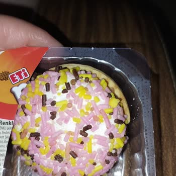 Eti Puf Karışık Ürününde Sert Cisimler Çıktı Ve Çocuk Sağlığı Tehlikeye Girdi