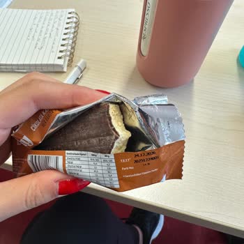 Bozuk Protein Barlar Ve Cevapsız İletişim Nedeniyle Mağdur Oldum