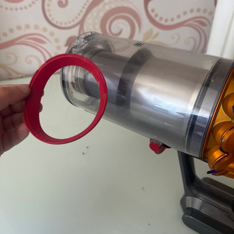 Dyson V15 Silikon Parça Çıkması Ve Ücretsiz Değişim Talebi
