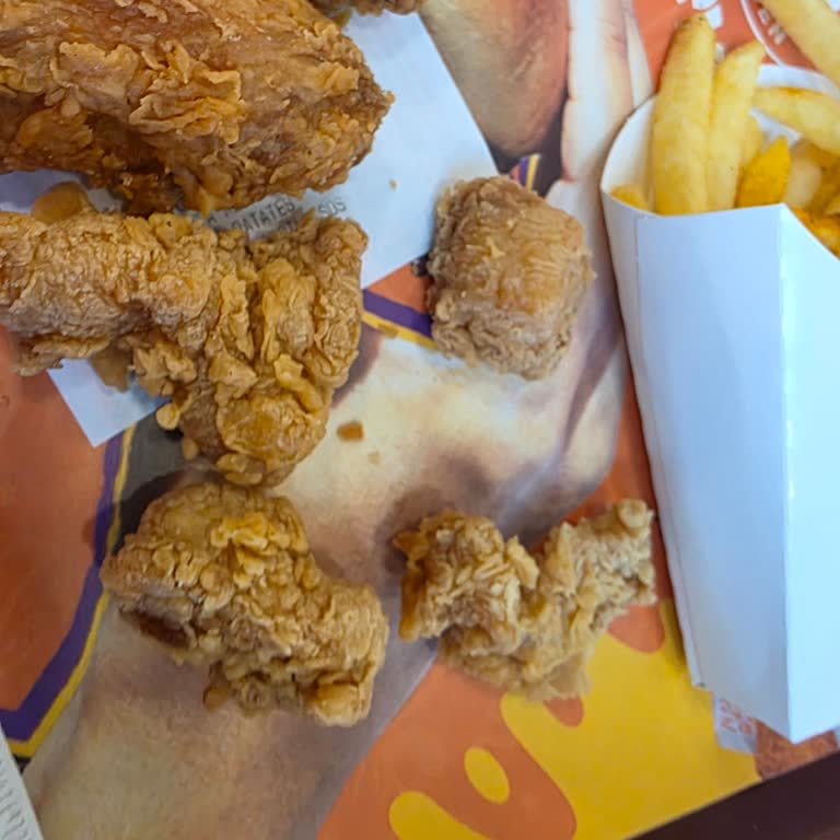 Küçük Ve Etsiz Nuggetlar, İstenmeyen Ice Tea Ve Saygısız Personel