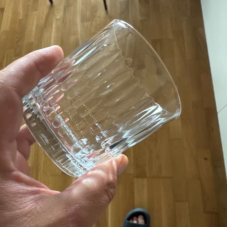 Reklamı Yapılan Dönerli Viski Bardağı Yerine Normal Bardak Gönderildi Ve İade Talep Ediyorum