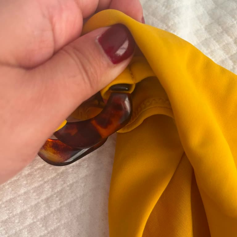 Tasarım Hatası Nedeniyle Bikini Kumaşı Yırtıldı Ve Markadan Cevap Gelmedi