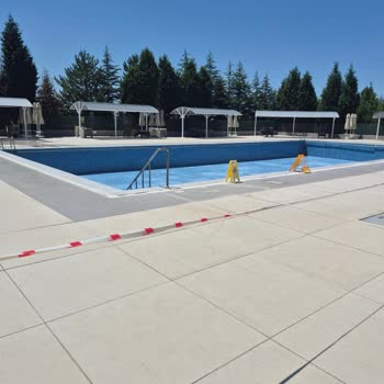 Yarı Olimpik Havuzun Kapalı Olması Ve Tatilsepeti'nden Yanıt Yok