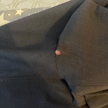 Kısa Sürede Yırtılan Takım İçin Değişim Talebine Karşı Sadece Para İadesi Teklifi