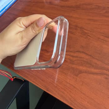 Iphone 17 Pro Kılıfın Renk Değişimi Ve Çatlamalarına Değişim Reddi
