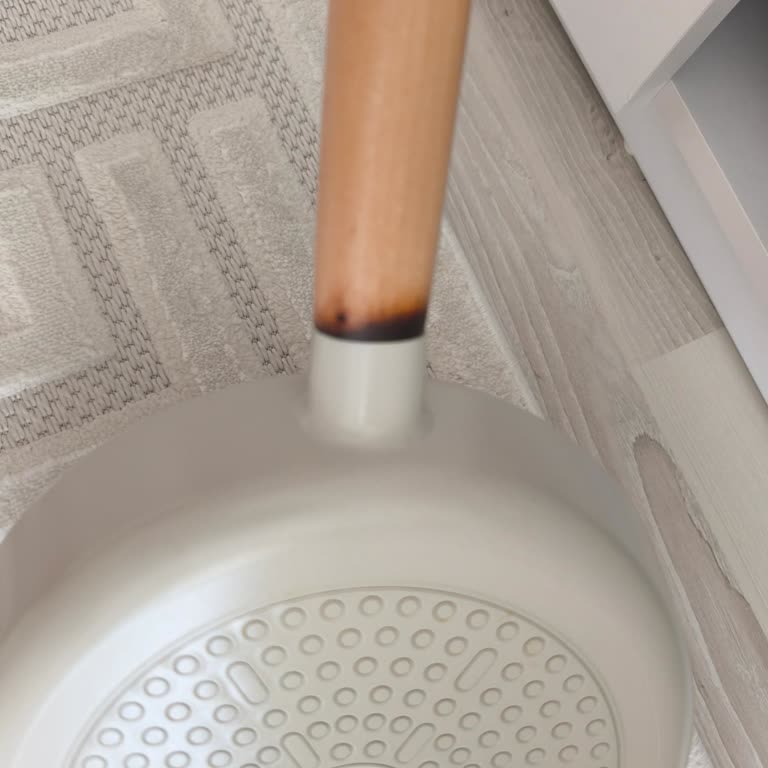 Neoflam Tava Seti Sapı Yanıyor Ve Gevşedi, Değişim Veya İade Talebi