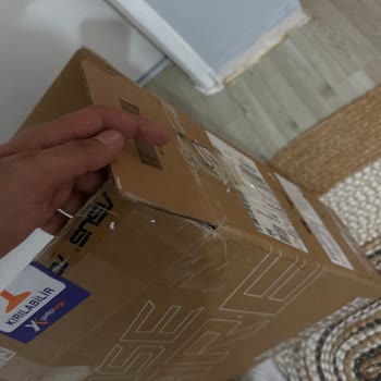 Kırılabilir Etiketi Görmezden Gelinen Kargo, Monitör Ve Kasa Ağır Hasar Aldı