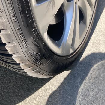Mengerler Davutpaşa Servisinde Lastik Kontrolündeki İhmal