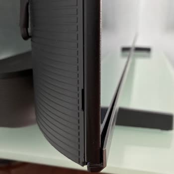 Samsung TV'de Fabrika Hatası İçin Ücretsiz İnceleme Talebi Ve 1000 TL Ücret İddiası