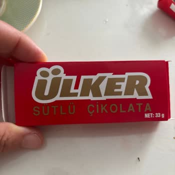 Ülker Sütlü Çikolata’nın Bozulmuş Görünümü Güveni Sarsıyor