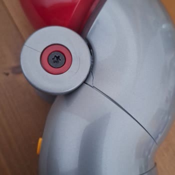 Dyson V10 Mafsal Parçasının Aniden Kırılması Ve Garanti Kapsamında Değişim Talebi