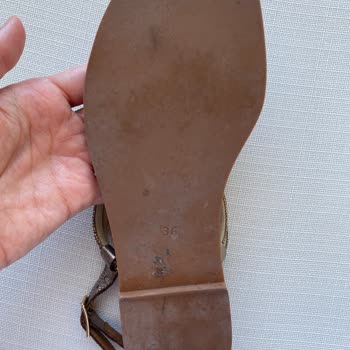 Az Kullanımda Kırılan Sandalet Ve Satıcının Çözüm Sunmaması